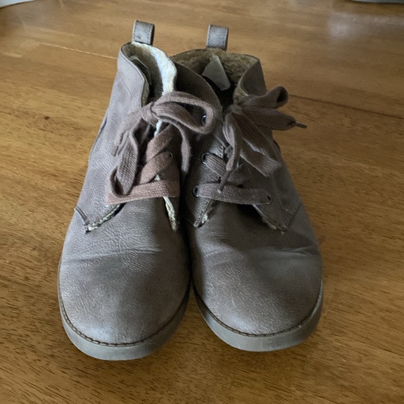 Rock & Candy brand short booties size 6.5. - Picture 2 of 4